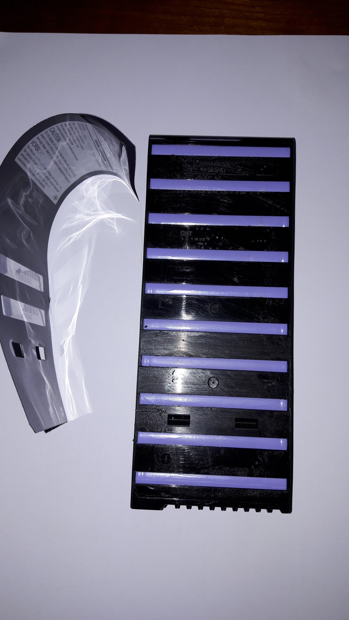 Ouverture de la batterie du T2150cds (d�coller l'�tiquette)